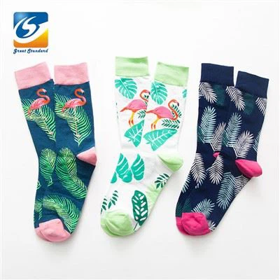 メンズ カラフルなデザインのフラミンゴ パターン ドレス ソックス