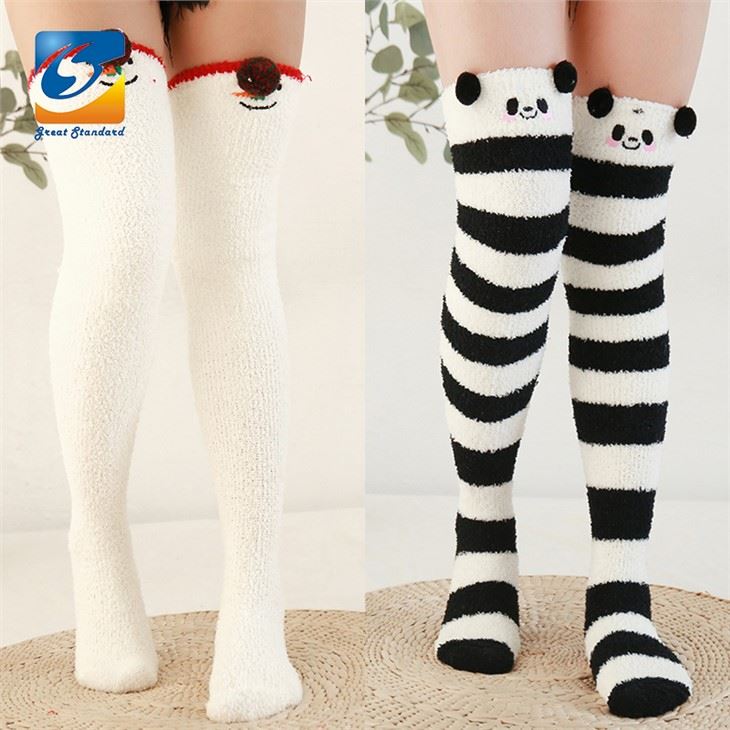 冬の女性のファッションかわいいふわふわサイハイ ソックス